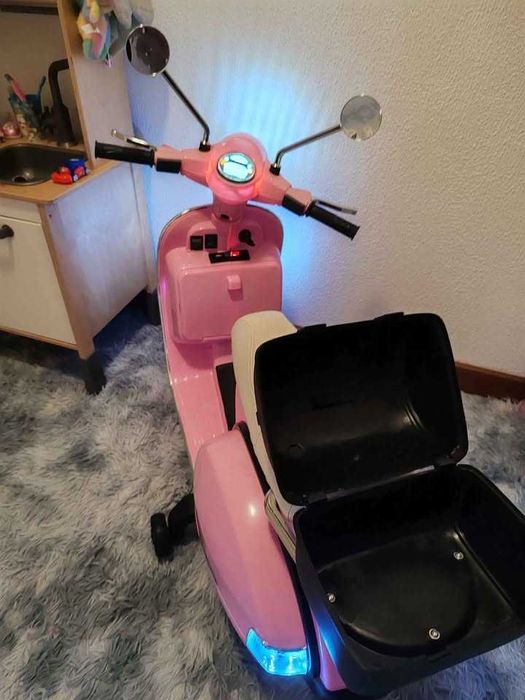 Mota vespa  Piaggio de 12v