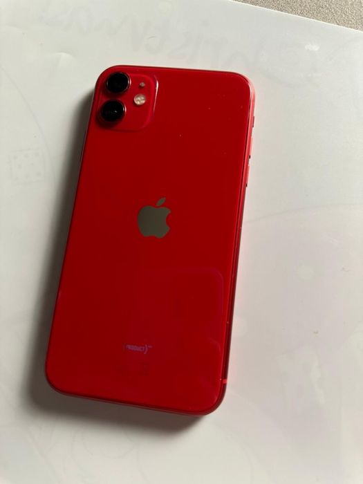 IPhone 11  красный Б/у