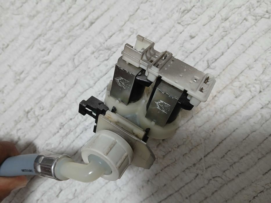 Válvula solenóide de 2 vias. Máquina de lavar Bosch, Siemens, Balay