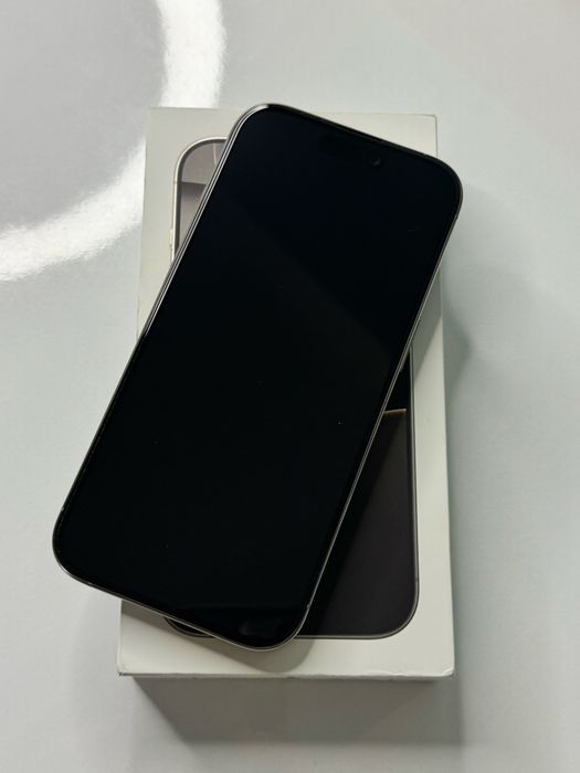 iPhone 16 pro 256 e sim