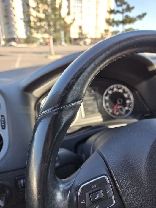 Volkswagen Tiguan 2015 VIN WVGAV7AX4GW512213 фото оголошення 4 з 24