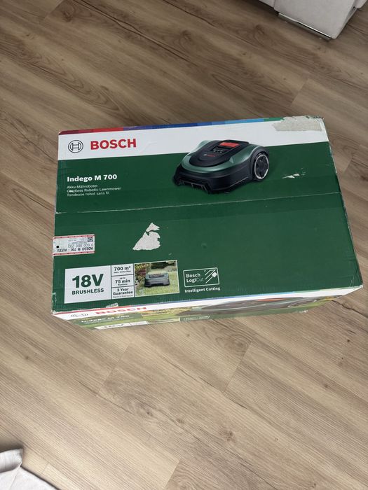 Robô Corta-Relvas BOSCH Indego M 700