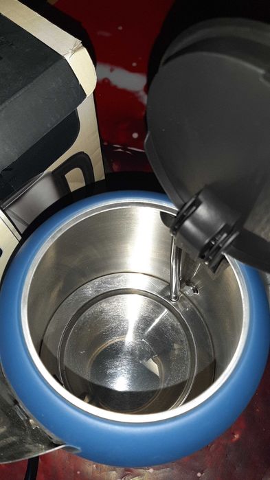 Чайник електричний