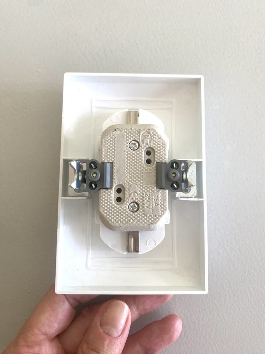 Розетка подвійна