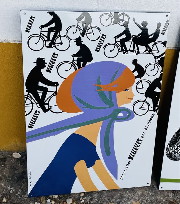 Placas esmaltadas Pirelli by Lora Lamm