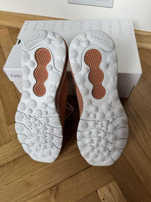 GEOX NOWE sneakersy damskie Spherica Actif r. 41 brzoskwiniowe