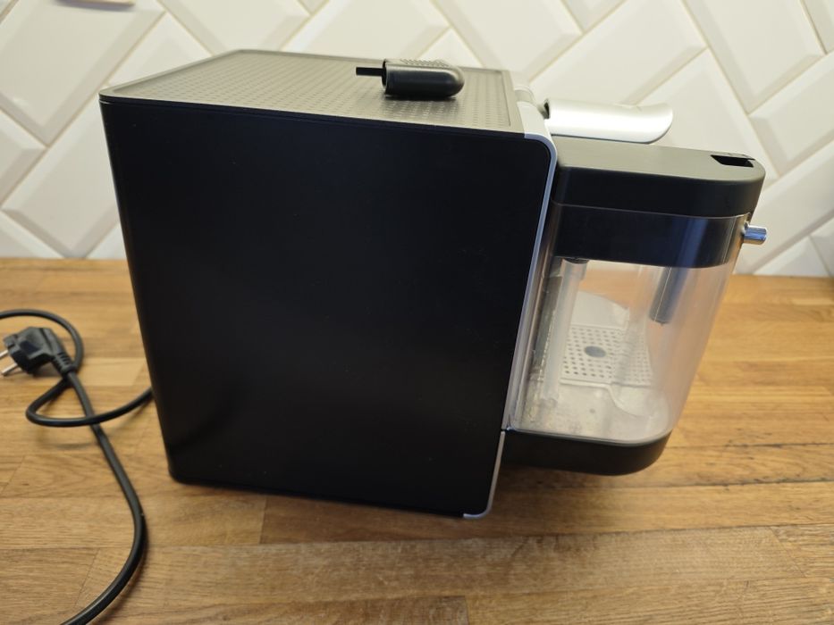 Ekspres kapsułki Delonghi Nespresso EN680 M