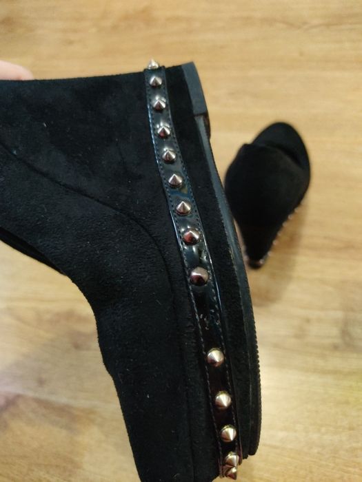 Туфлі недорого стан гарний.