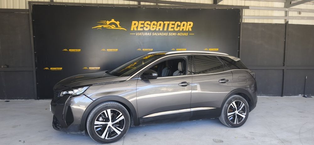 Peugeot 3008 GT híbrido plugin salvado