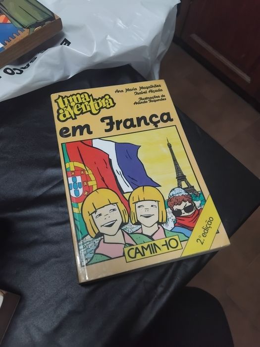 três volumes da Editorial Caminho: "uma aventura"