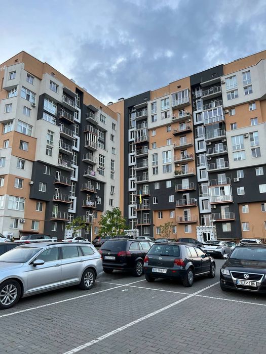 5 кімнатний пентхаус в спальному районі міста