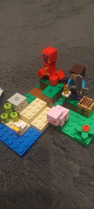 2 zestawy lego minecraft 21166,21177