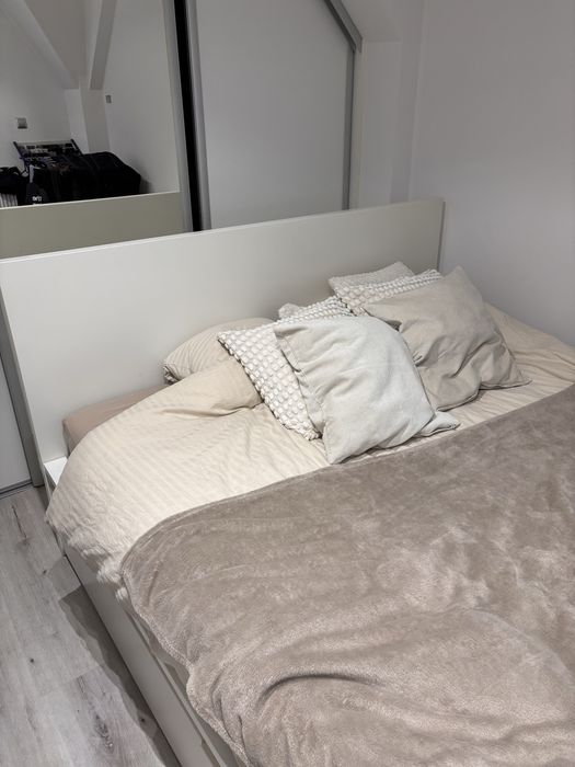 Sprzedam łóżko sypialniane z IKEA z serii MALM.