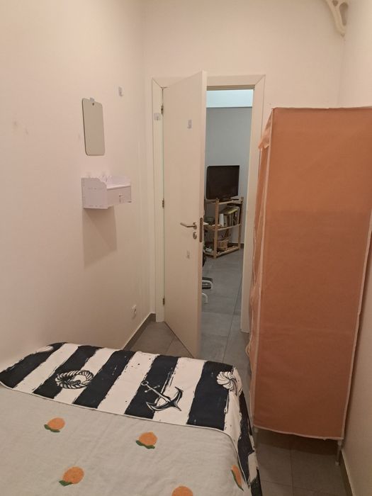 Arrenda se um quarto