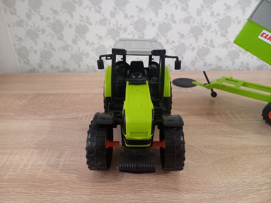 Трактор з причепом Claas від Dickie Toys