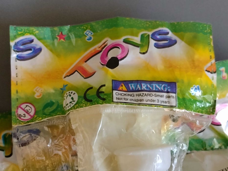 Trąbki Plastikowe Zabawkowe  Nieużywane - para