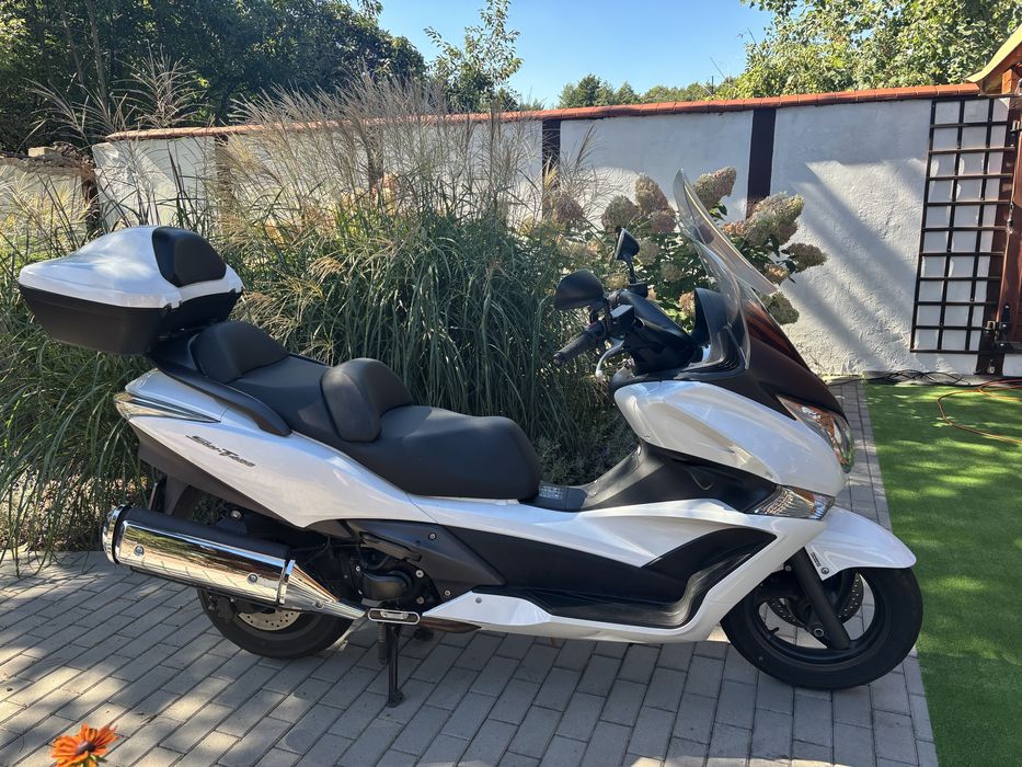 Skuter Honda SW-T400