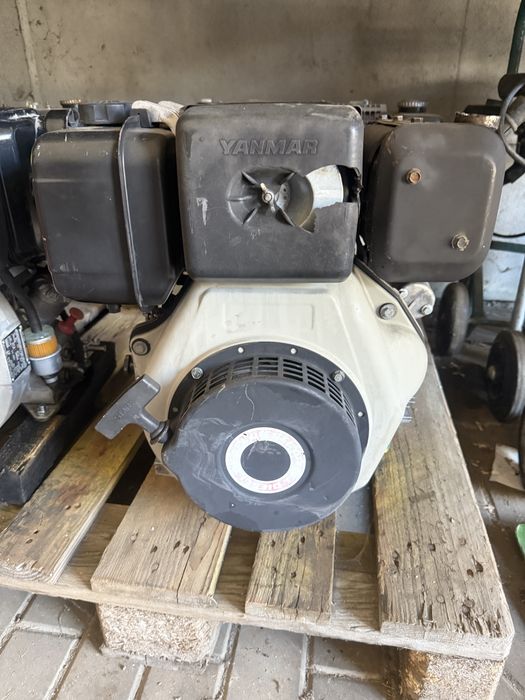 silnik yanmar L100  rozrusznik
