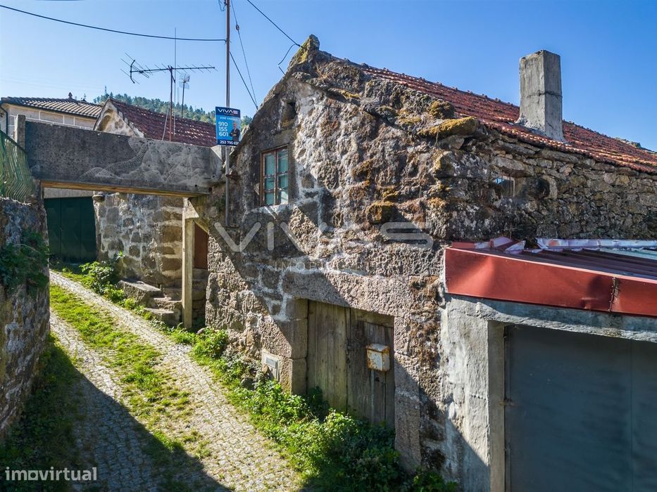 Moradia para Restaurar T4 Venda em Venda Nova e Pondras,Montalegre — Reigoso, Vila Real