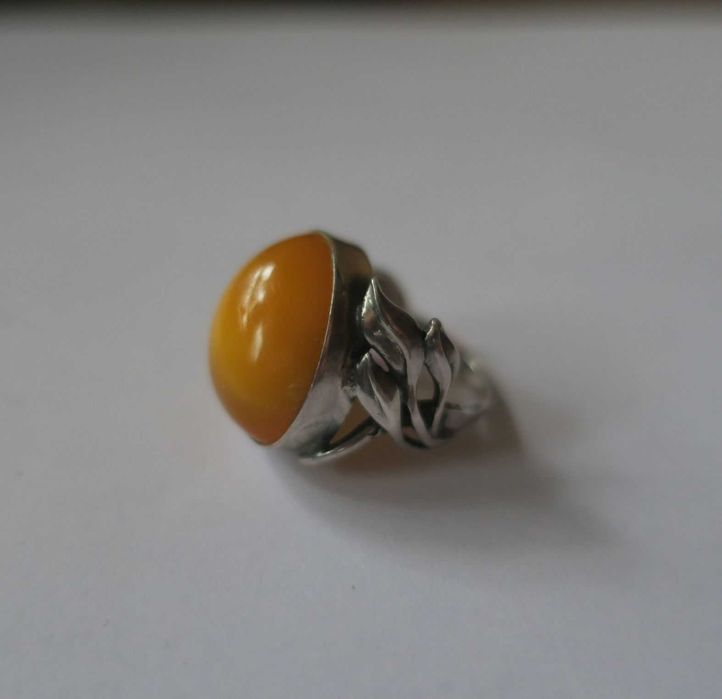 Stary srebrny pierścionek z bursztynem srebro 925