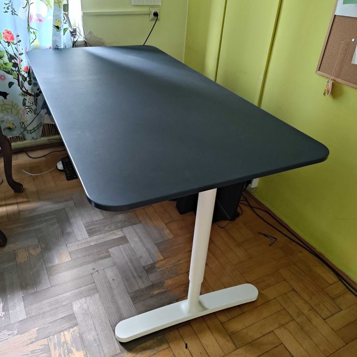 Biurko z regulacją wysokości sit stand Ikea Bekant