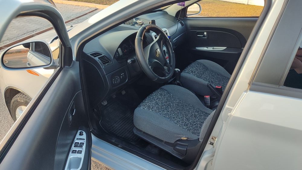 Автомобиль Zaz Forza 1.5 бензин