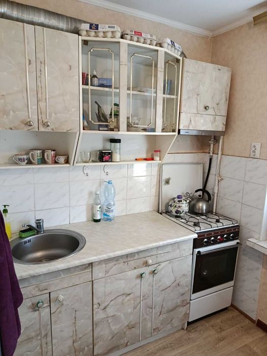 Продам 1 кімн. квартиру 26 кв.м на Водогоні( Оболонь). Шикарне  місце!