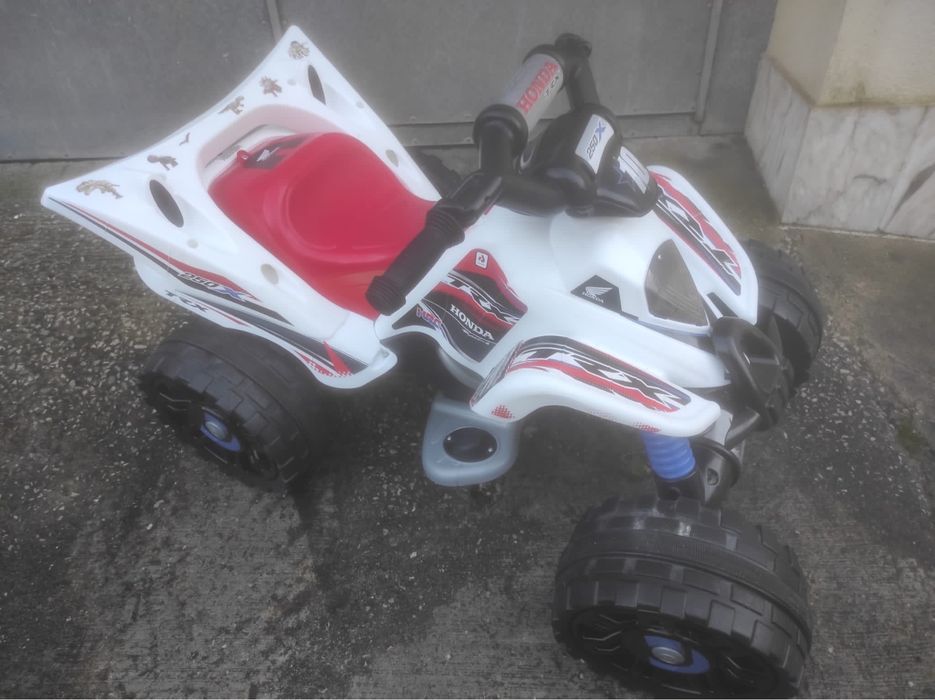 Moto 4 Electrica injusa Honda 12V