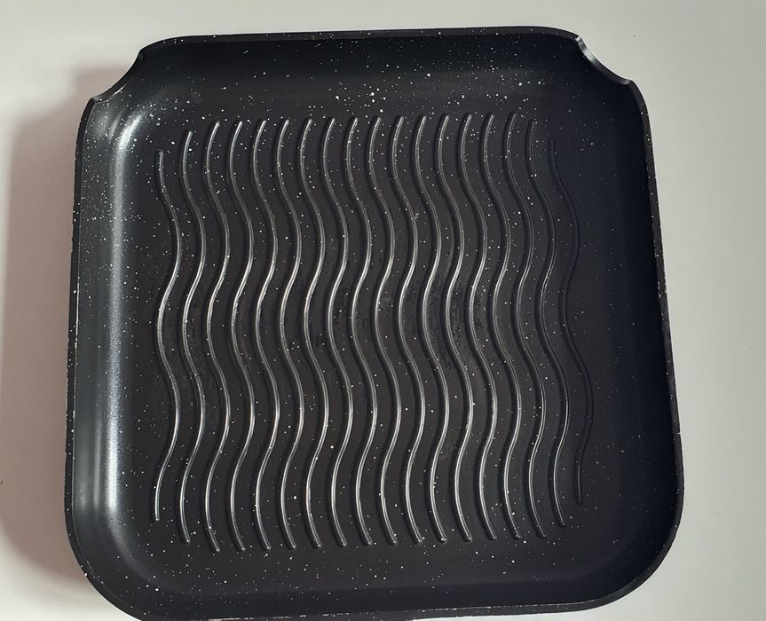 Patelnia Ernesto - grillowa żeliwna - 29 cm duża