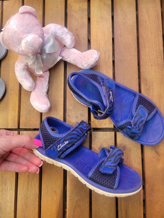 Босоніжки clarks 29.5 босоножки сандалі сандалии для дівчинки девочки дитячі детские сині