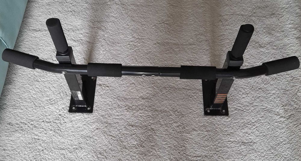 Pull-Up Bar461369733526343681