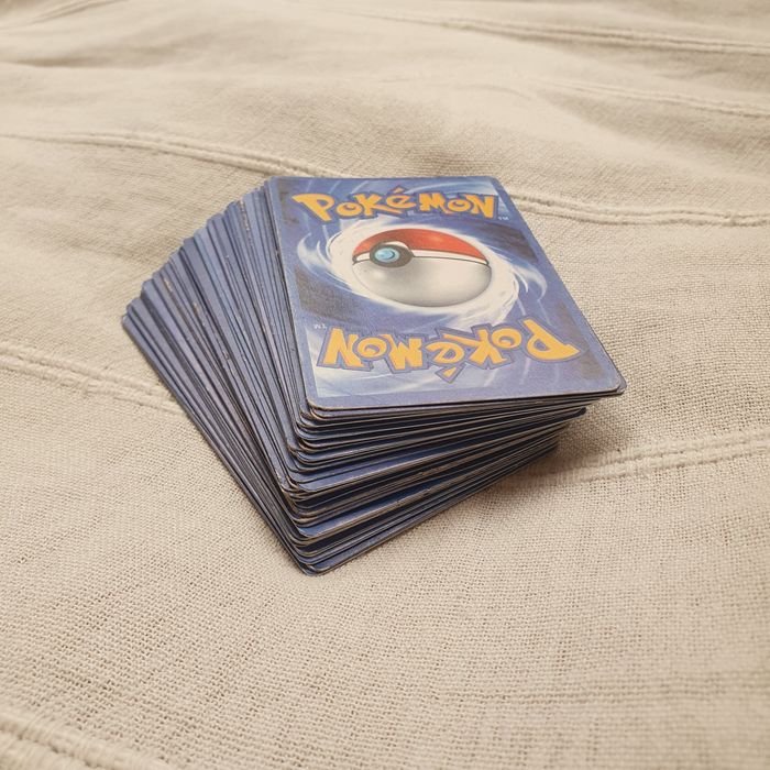 Zestaw 45 kart Pokemon