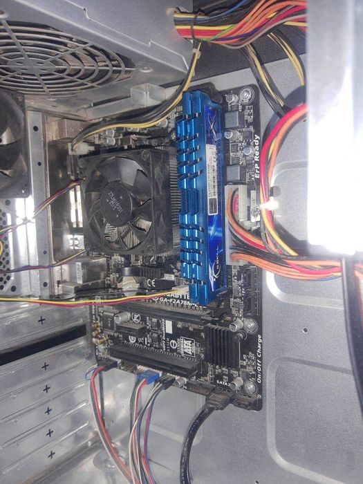 ПК,системникAMD A8-7600RadeonR7. SSD-224gb GOODRAM.ОЗУ 4х2=8 gb GSkill