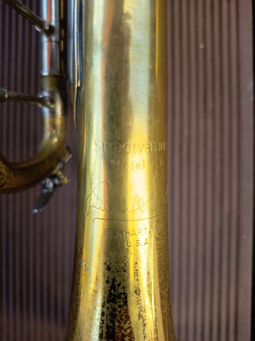 Trompete Bach Stradivarius modelo 37