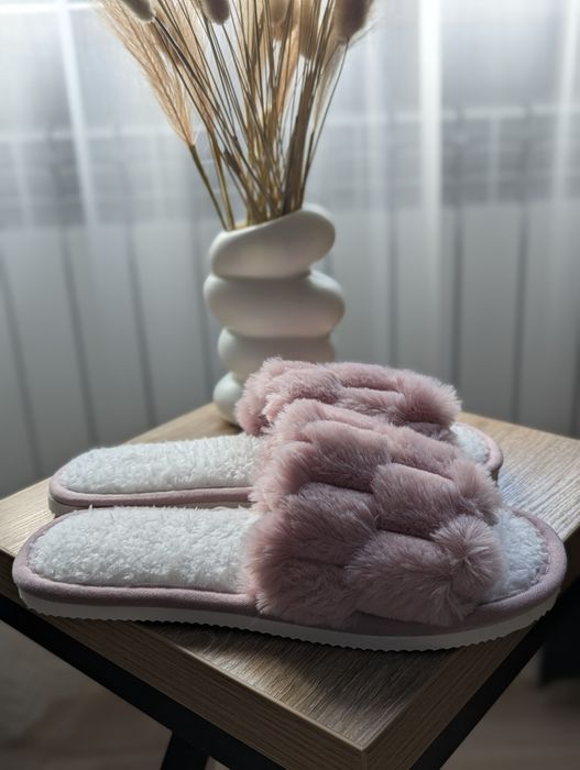 Хатні тапочки жіночі