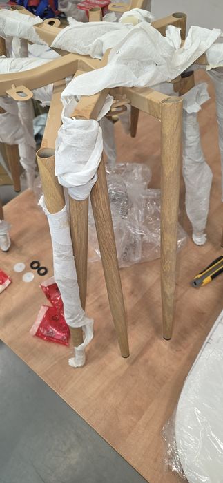 Krzesla skandynawskie białe