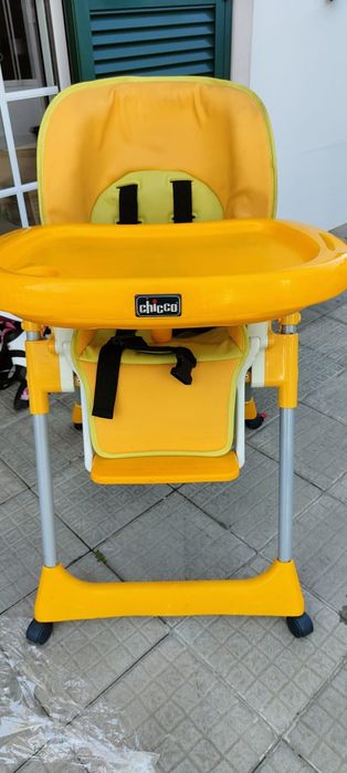 Cadeira de refeição Chicco.