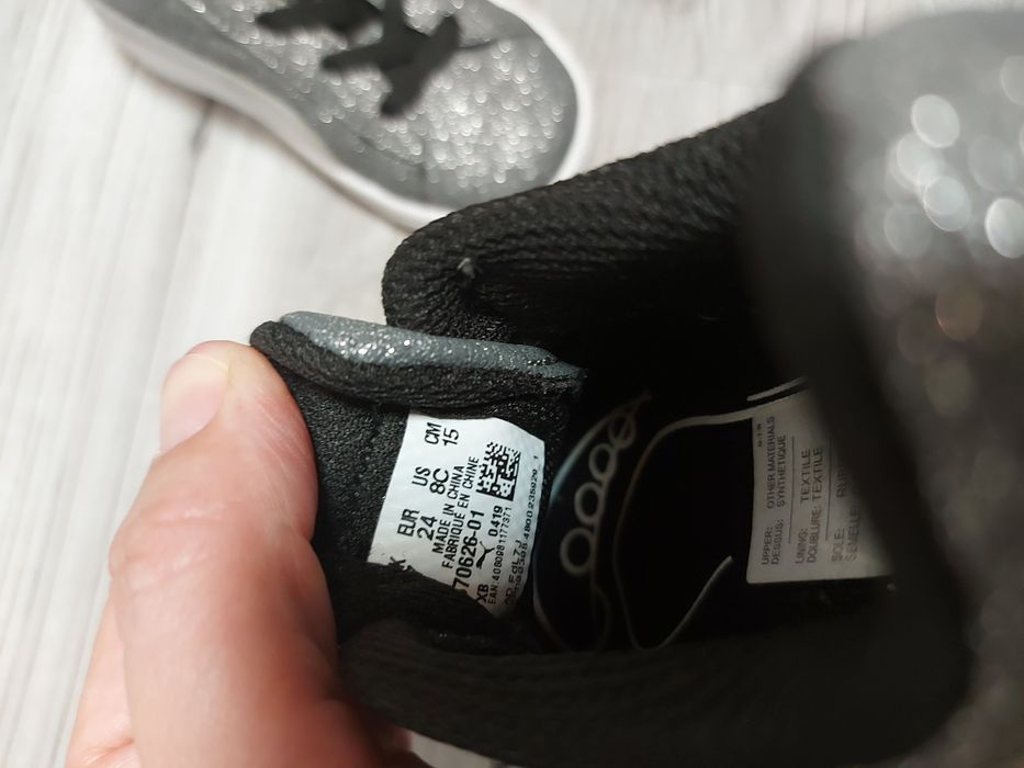 Продам нові фірмові кеди