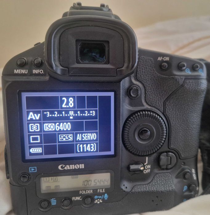 Camera Canon d1 mark iv