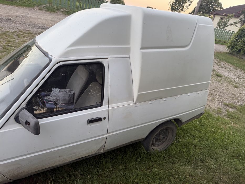 ЗАЗ 1102 в хорошому технічному стані