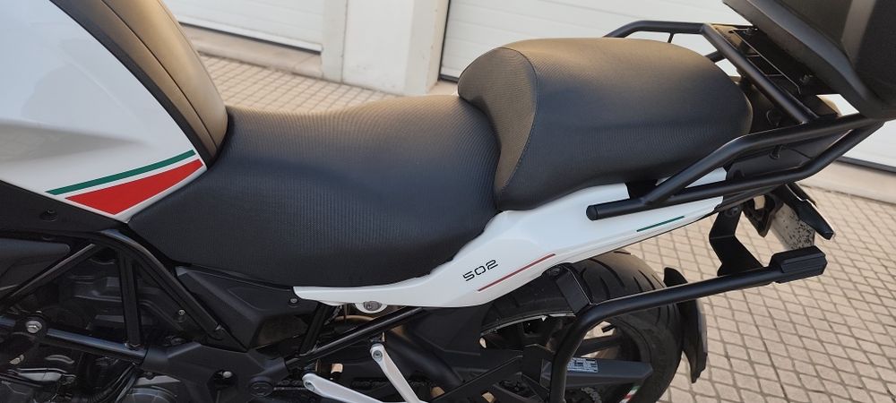 M Benelli trk 502