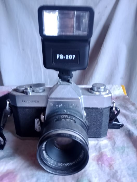 Máquina fotográfica Yashica