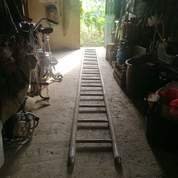 Vendo uma escada de inox   reforcada