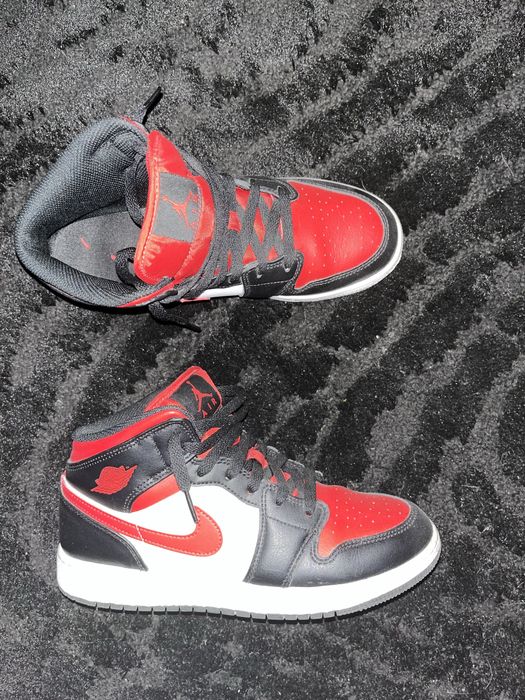 Air Jordan 1 Mid Bread Toe