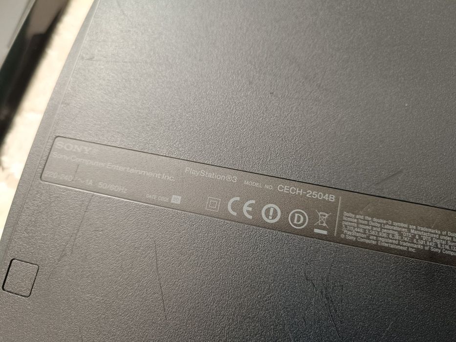 Sony PlayStation 3 Slim, PS3Slim, CECH-2504B, 320GB, 2 pady, okablowanie