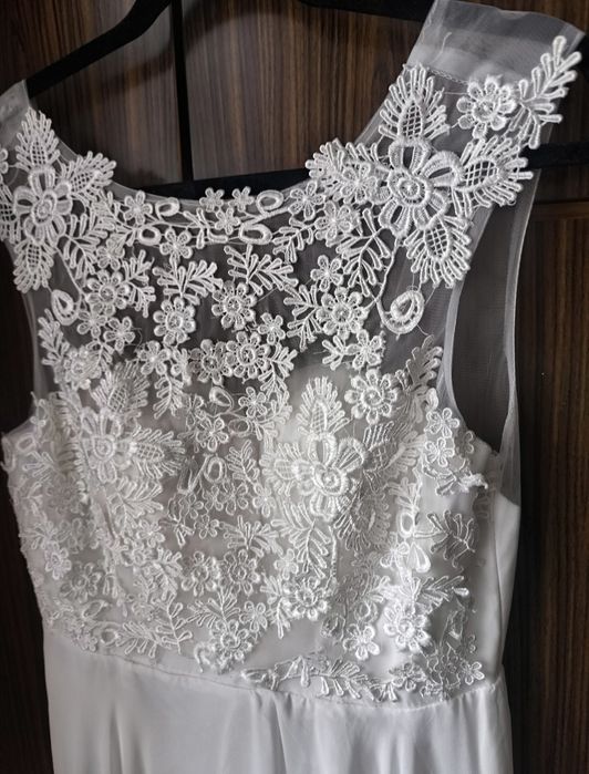 Suknia ślubna plus dodatki