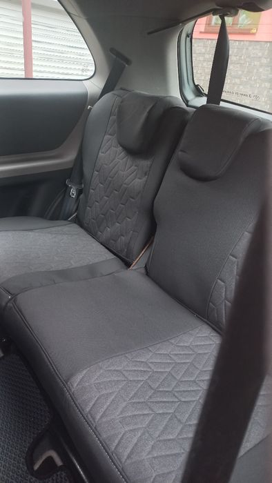 Автомобіль Тойота  яріс