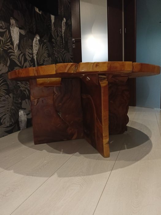 Stolik z drewna tekowego