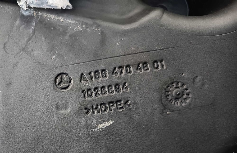 Бак AdBlue для Mercedes GLS  X166 номер 1664704801