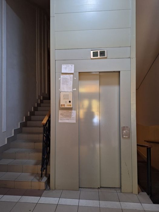 Інститутська, б.13/4, 44 кв м.Світло ЗАВЖДИ! Царський будинок 15000грн